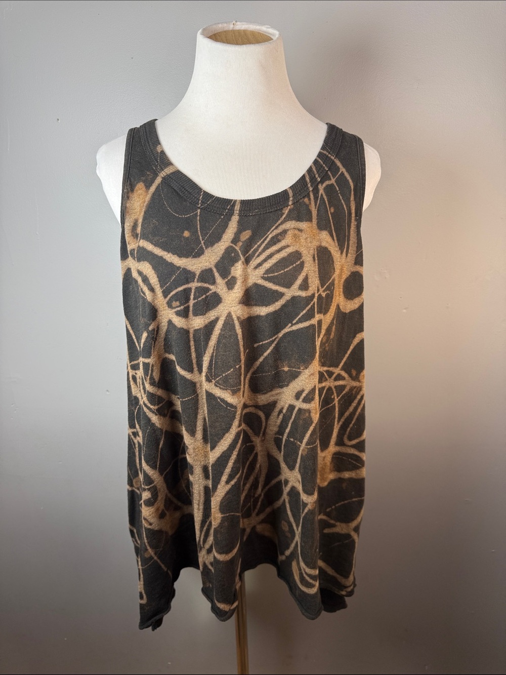 Sleeveless Abstract reverse Tye dyed Tank Top - Black & orange